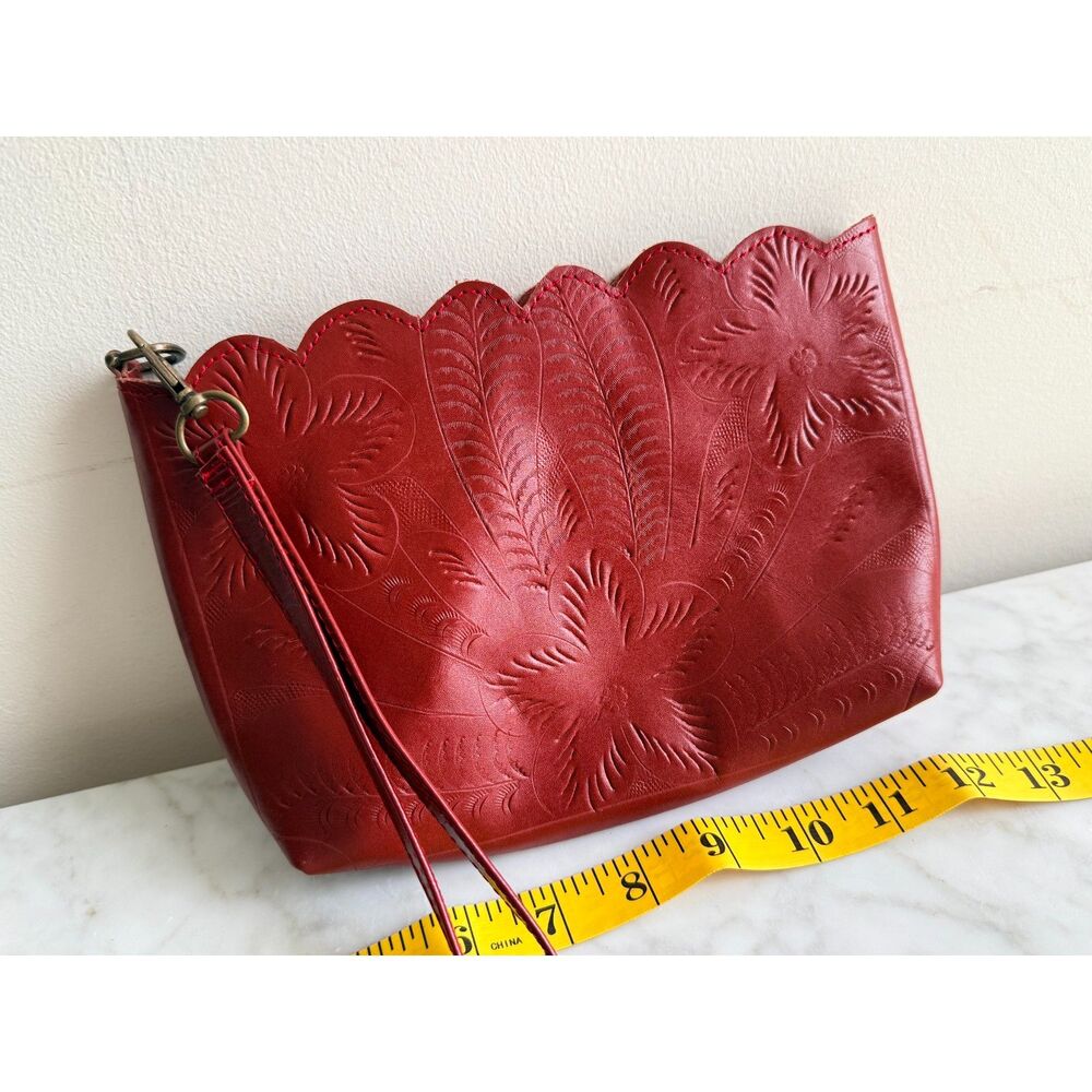 Leaders in Leather Brick Red leather - hand-tooled wristlet/clutch